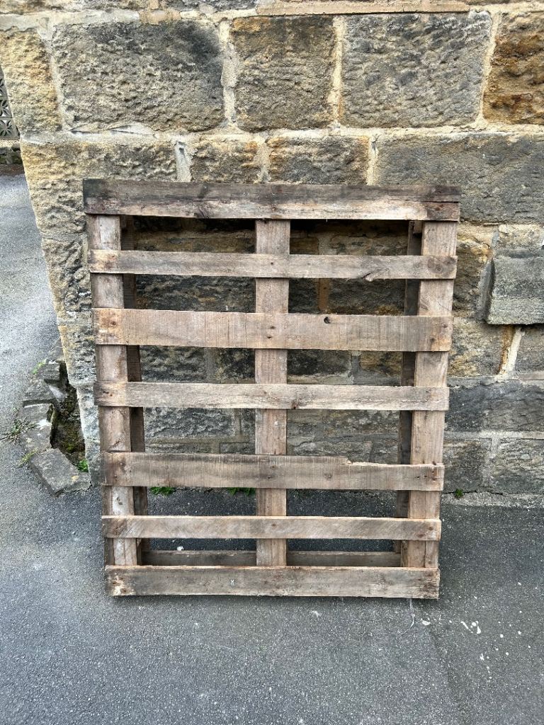 FREE Wooden pallet
