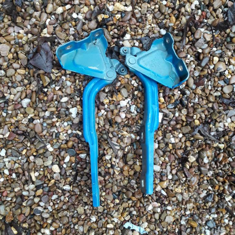 Vauxhall mokka bonnet hinges pair