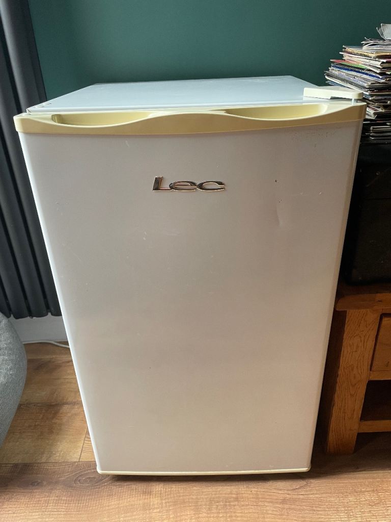LEC Fridge