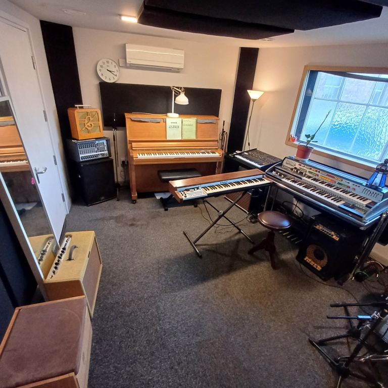 Music studio to share North London