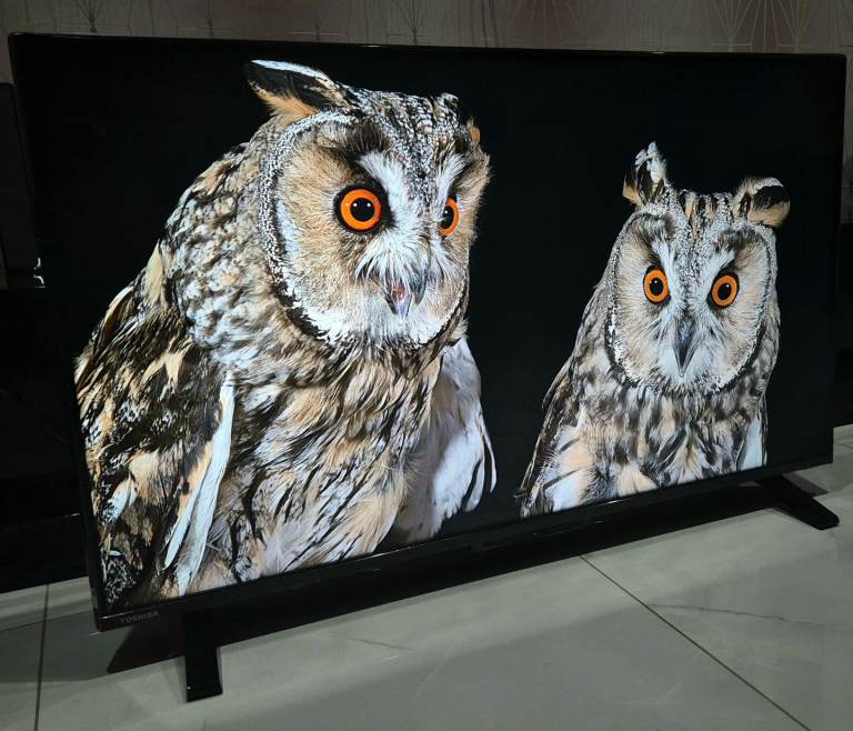 43" Toshiba 43UV2363DB Smart VIDAA 4K UHD HDR LED TV (2024)