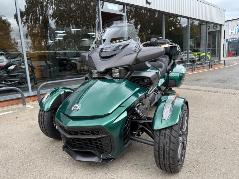 2025 Can-Am Spyder F3 Limited 1330cc 6 speed semiauto trike British Racing Green