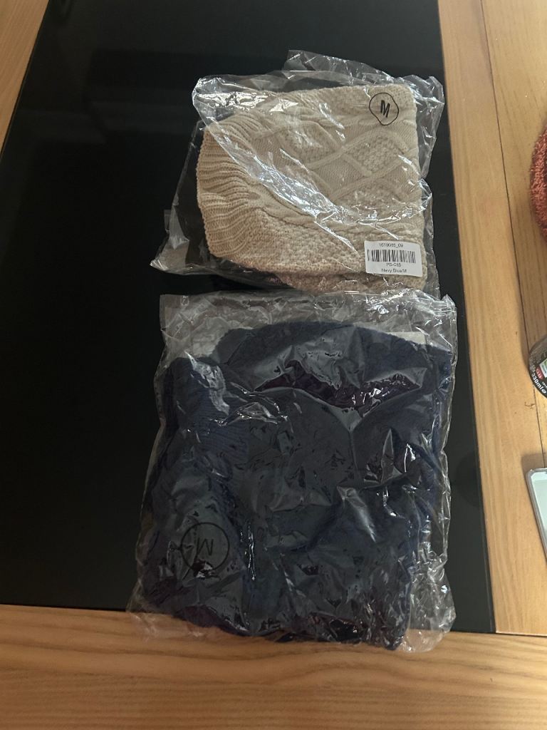 2 woollen pet jumpers 