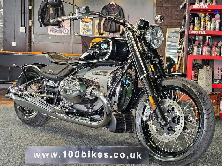 2021 BMW R 18 BOBBER 4,000 MILE'S 