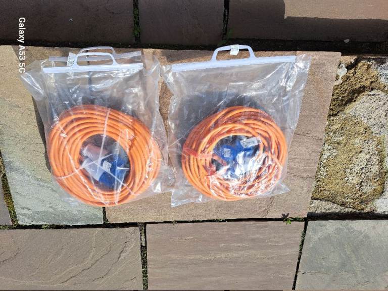 CARAVAN HOOKUP CABLE.