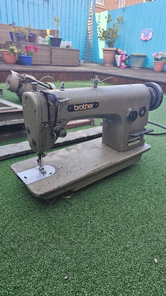 BROTHER B755 MKII Industrial Sewing Machine UNTESTED