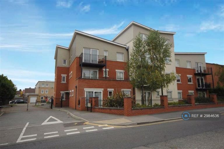 2 bedroom flat in West Gate Mews, Watford, WD18 (2 bed) (#2984636)