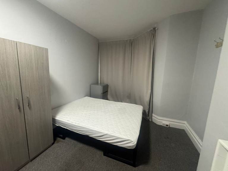 DOUBLE ROOM AVAILABLE Tottenham Hale, N15 – Walking Distance from station