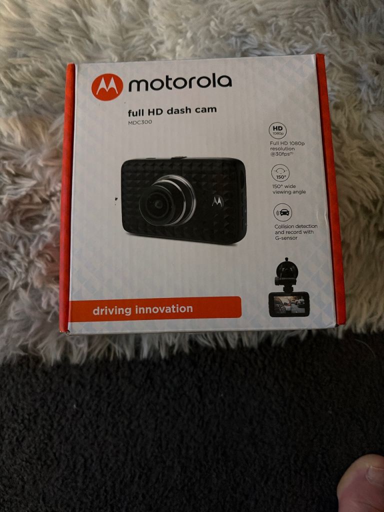 motorola dash cam with holder and sd card