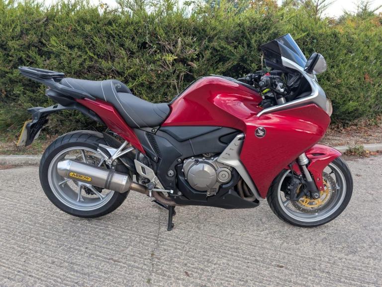 2013 13 HONDA VFR 1200 F-D RED SPORTS TOURER VFR1200F V CLEAN NEW MOT HPI CLEAR