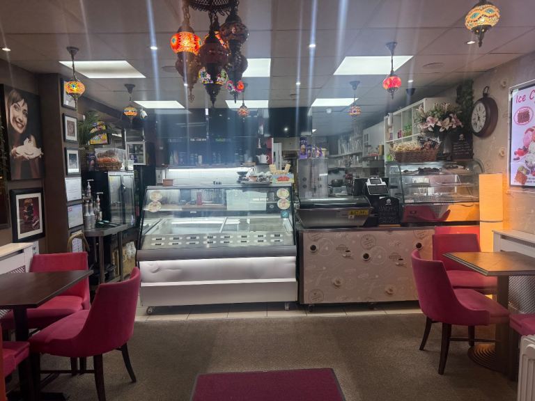 Closing down : coffee shop furniture, fixtures & Fittings