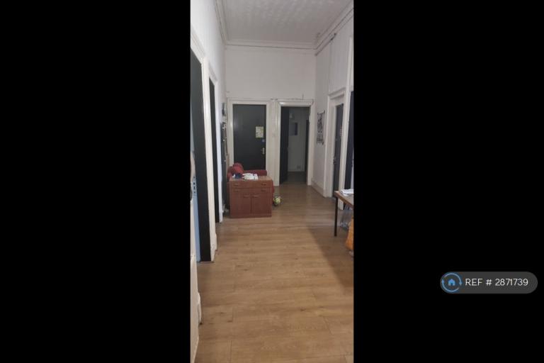 6 bedroom flat in Radnor Street, Glasgow, G3 (6 bed) (#2871739)
