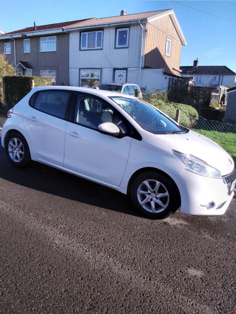 image for Peugeot, 208, Hatchback, 2014, Manual, 1398 (cc), 5 doors