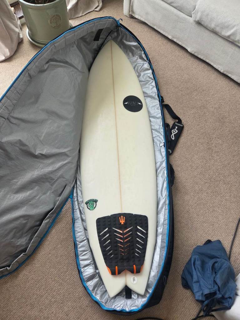 Agency Surfboard 6'0" – 34L + FCS G5 Fins, Leash & Bag - excellent condition.