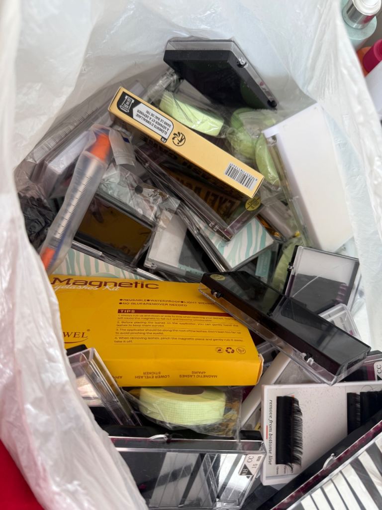 Large Bundle of Eyelash Extensions and Related Products – NEW