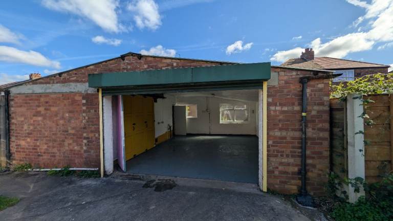 Workshop lock up unit for rent Stockport Manchester commercial 