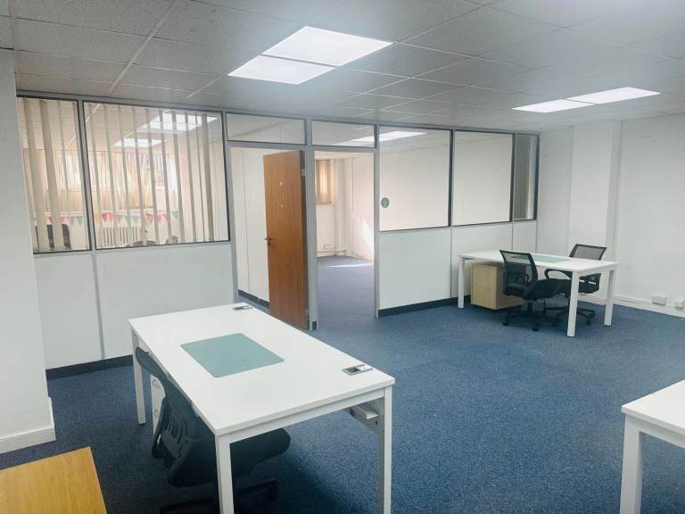 Large office to rent in Dudley DY2