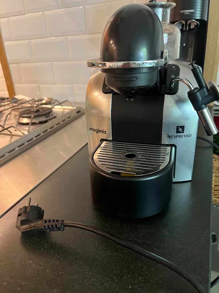 Nespresso coffee machine magimix with milk froth