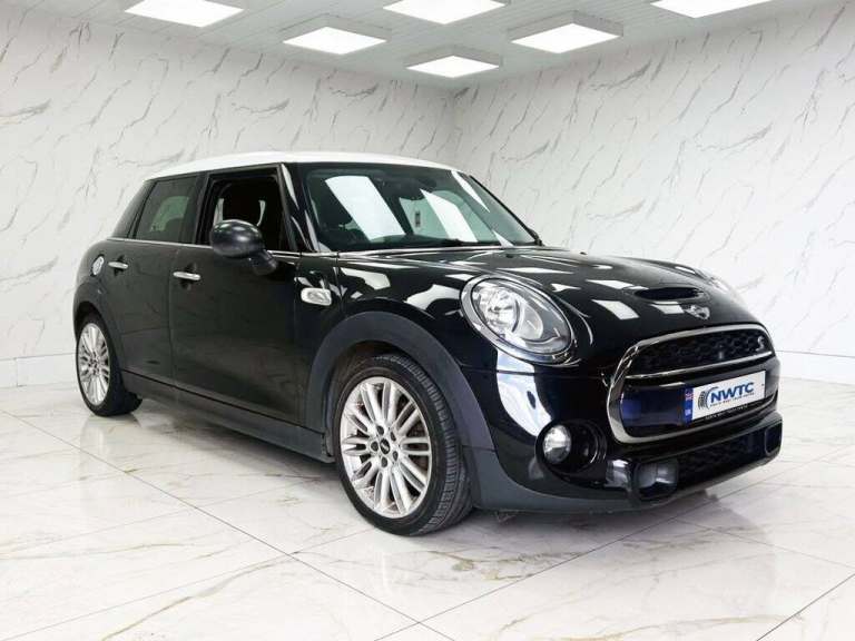 2016 MINI Hatch 2.0 Cooper SD Hatchback 5dr Diesel Manual Euro 6 (s/s) (170 ps) 2 FORMER OW Hatch...