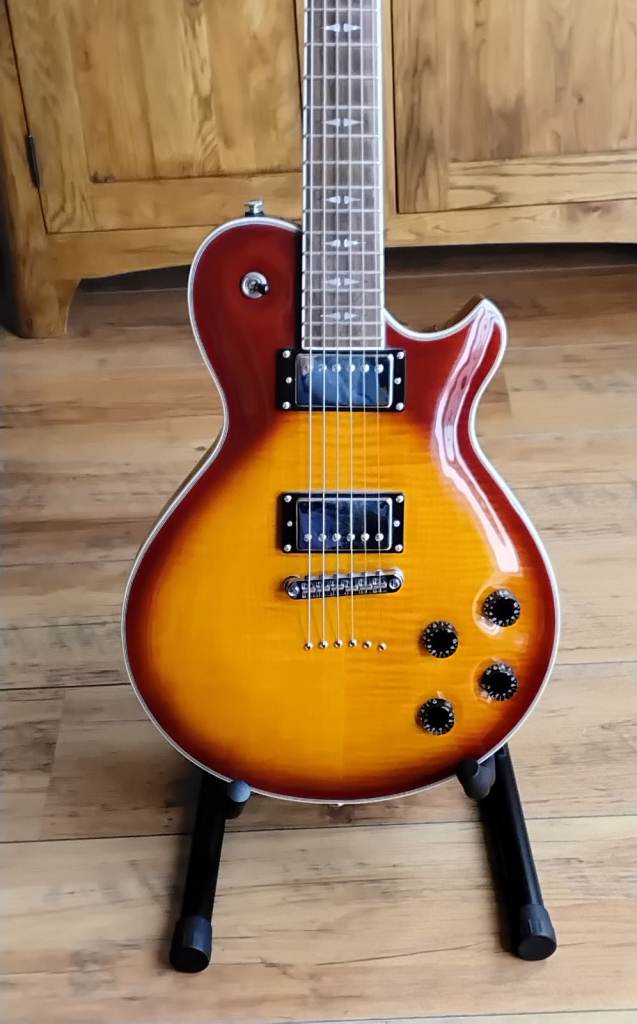 Michael Kelly Patriot Decree Guitar – (No dings, scratches or blemishes or repairs) Collection only