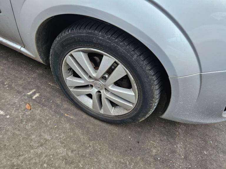 Vauxhall 16in alloy wheels and tyres 16in silver 5 stud pcd110 fitment set 4