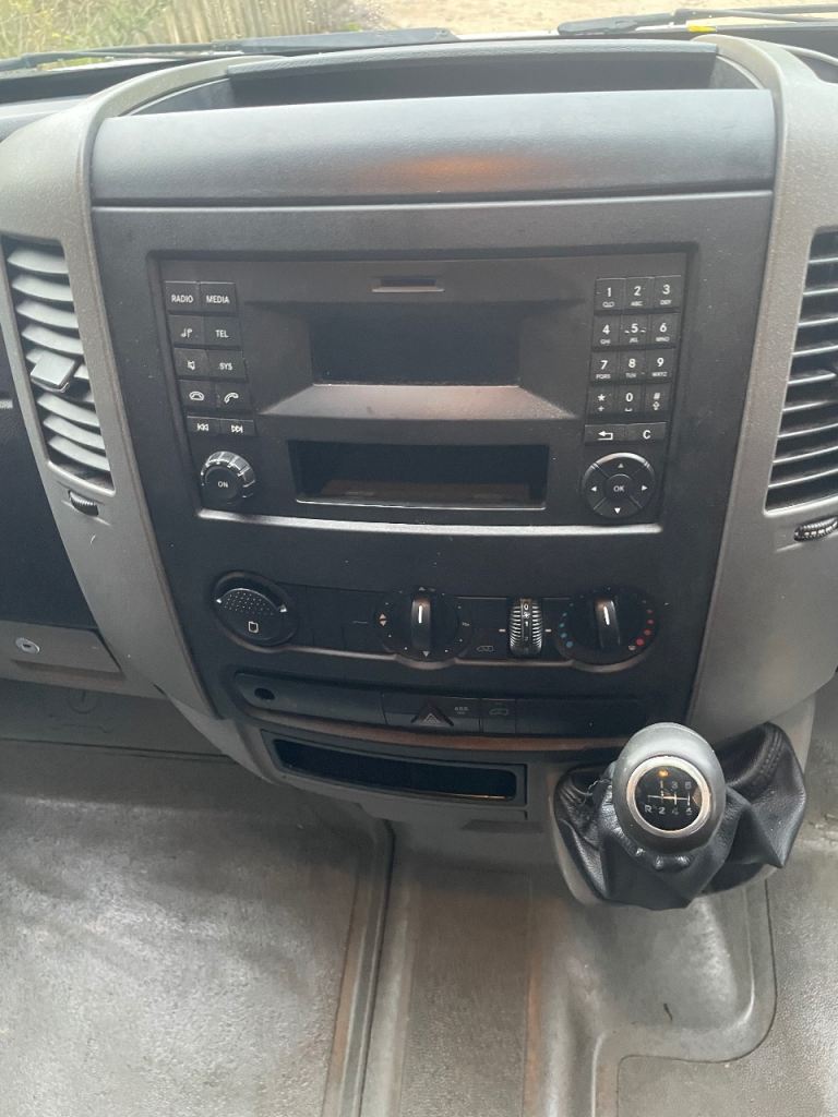 Mercedes-Benz Sprinter Luton van 2015