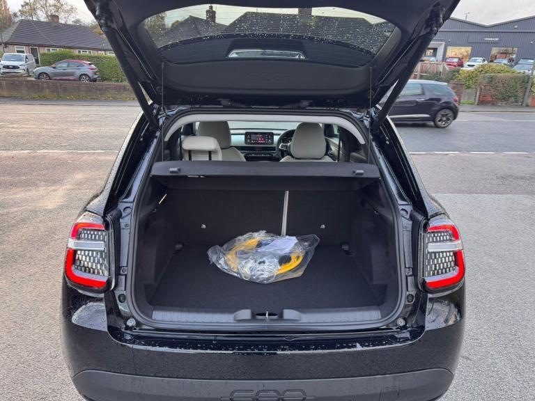 2025 Fiat 600 115kW La Prima 54kWh 5dr Auto HATCHBACK ELECTRIC Automatic