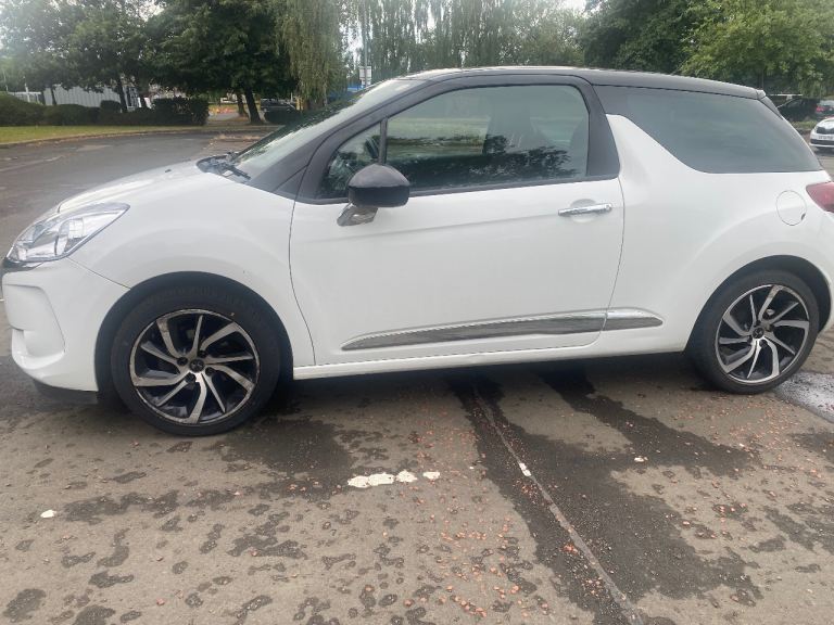 DS, DS 3, Connected Chic Puretech,Hatchback, 2018, Manual, 1199 (cc), 3 doors