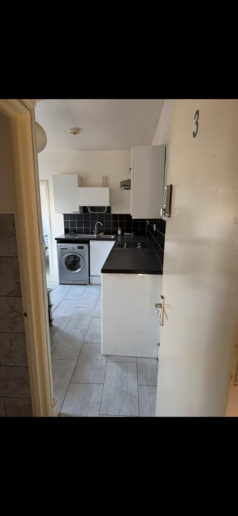 One bedroom flat with all utility bills and WiFi available immediately 