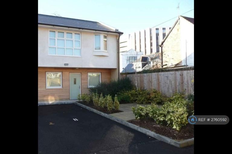 2 bedroom house in Navier Court, Poole, BH15 (2 bed) (#2760592)