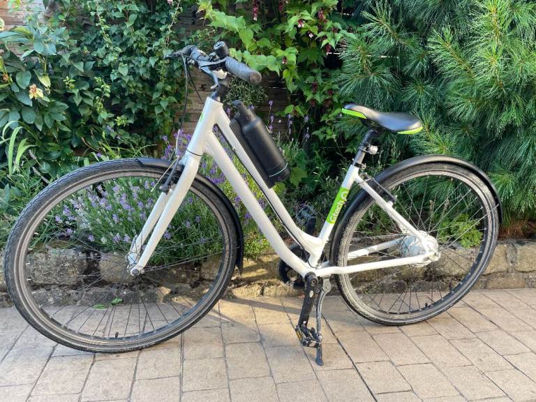GTech Electric City Bicycle with Battery and Charger