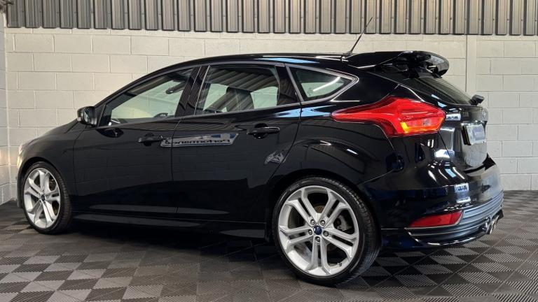 FORD FOCUS 2.0 T EcoBoost ST-2 Black Manual Petrol 2016