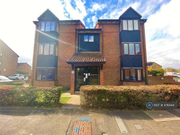 Studio flat in Hawthorn Crescent, West Drayton, UB7 (#476444)