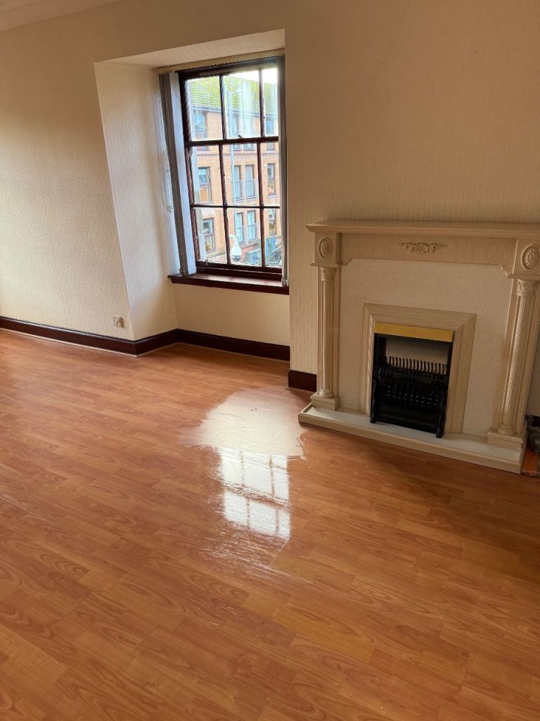 2 bedroom second floor flat to rent in Greenock town centre