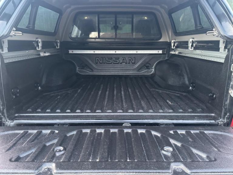  Nissan Navara 2.3 dCi N-Guard Auto 4WD Euro 6 4dr Diesel Automatic