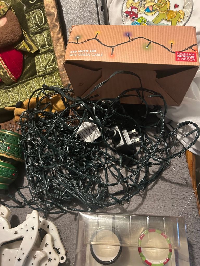 Large Bundle of Mixed Christmas Decorations – Good Condition