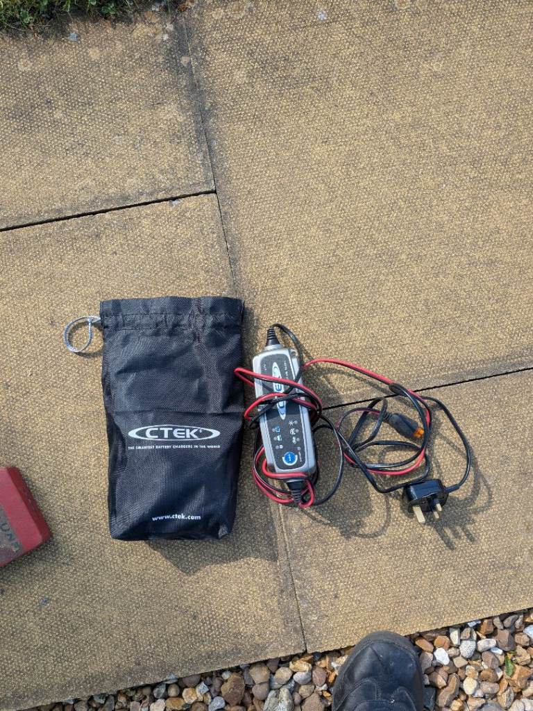 C Tek XS 3600 battery charger 