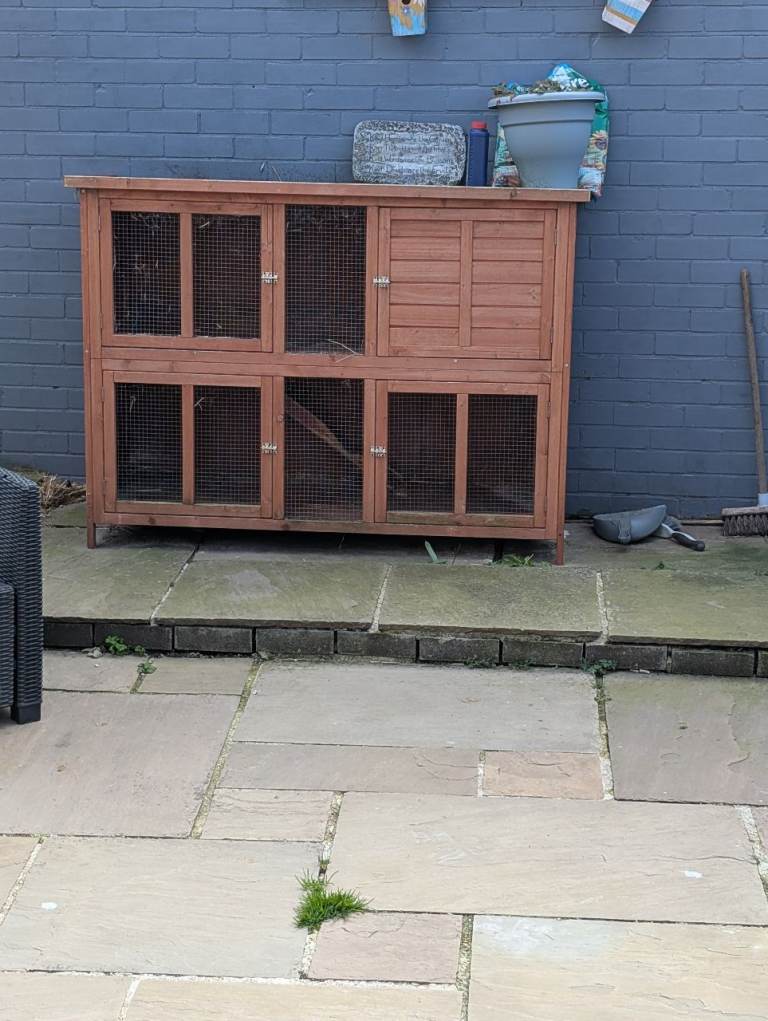 2 floor rabbit hutch