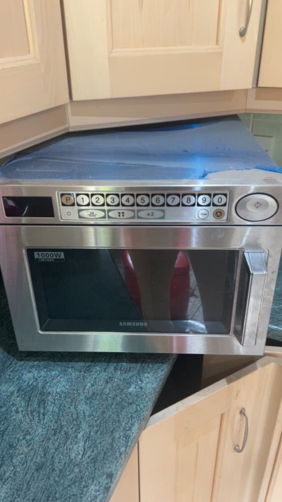 Samsung 1000W CM1029 Microwave Oven - Stainless Steel, As Good As New