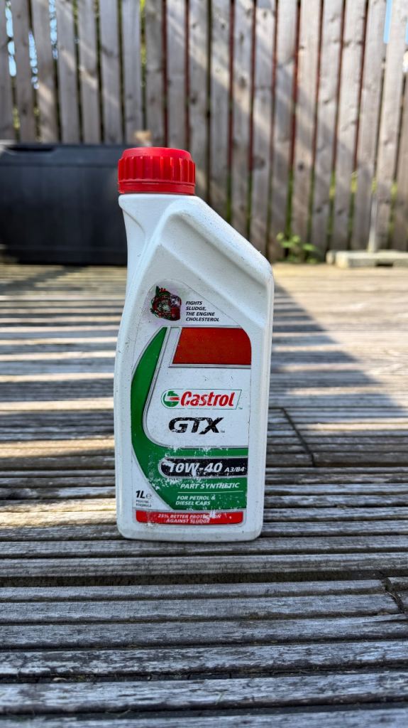 Castrol GTX 10W-40 Engine Oil 1L - Brand New / Unopened