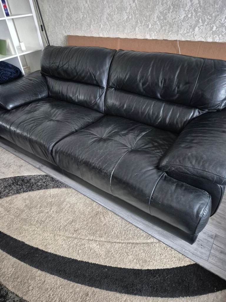 Harveys Black leather 3 and 2