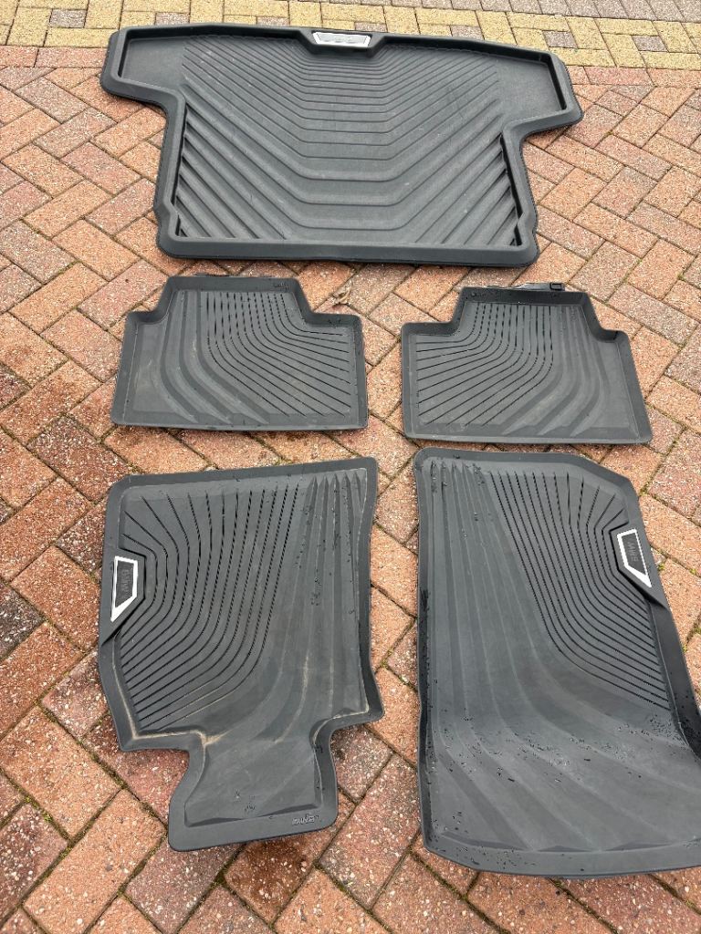 Genuine BMW 3 Series Touring rubber car mats