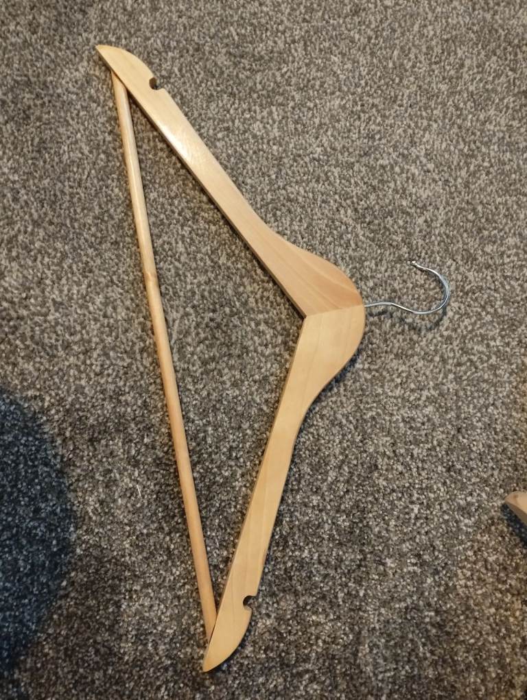 20 wooden coat hangers, clothes hangers 