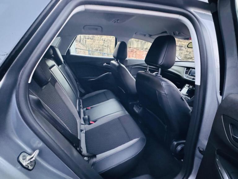 2019 Vauxhall Grandland X 1.5 Turbo D Tech Line Nav 5dr HATCHBACK DIESEL Manual