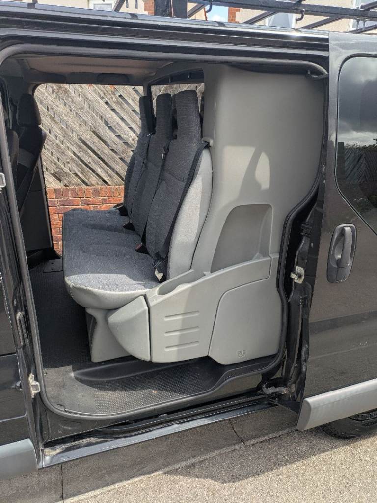 Renault traffic rear seats with bulk head 