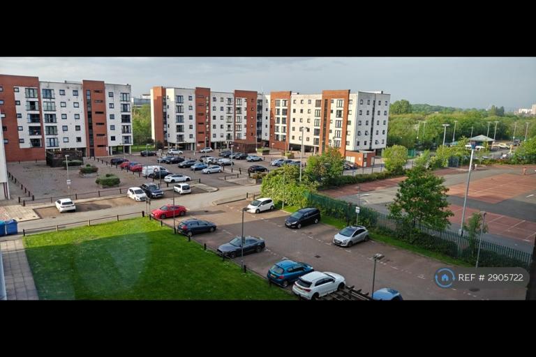 2 bedroom flat in Ladywell Point, Salford, M50 (2 bed) (#2905722)