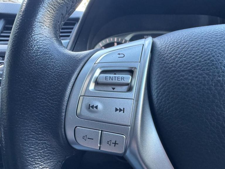  Nissan Navara 2.3 dCi Tekna Auto 4WD Euro 6 4dr Diesel Automatic