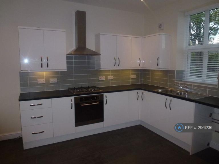 3 bedroom house in Lambgates, Hadfield, Glossop, SK13 (3 bed) (#2961236)