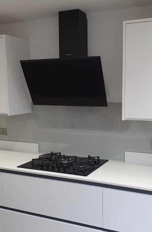 Glass splashback Celestine light grey 797 x 750