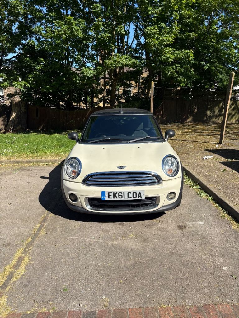 Mini, CONVERTIBLE, Convertible, 2011, Manual, 1598 (cc), 2 doors